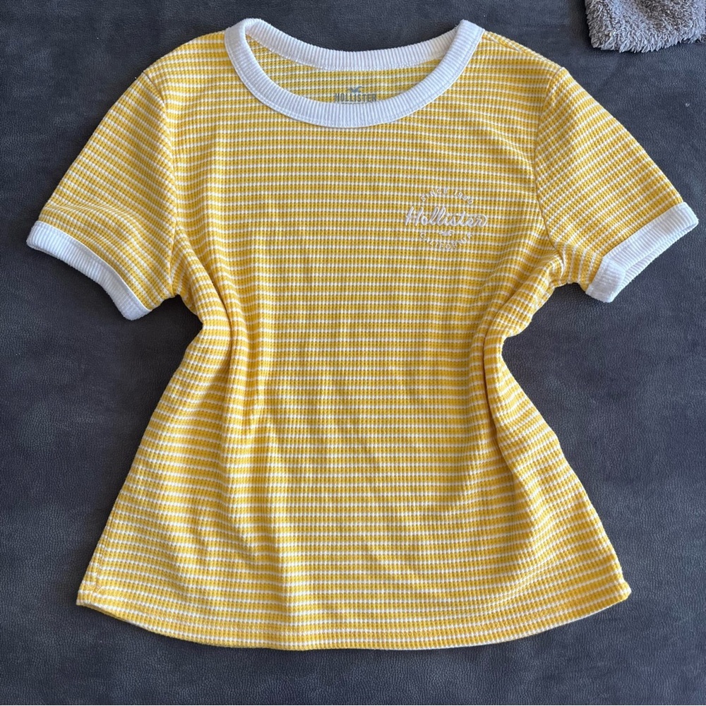 hollister tshirt